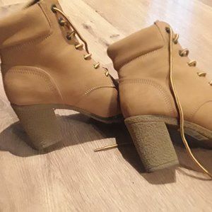 Nice boots size 8 new
